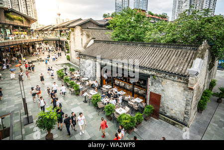 Sinoocean Taikoo Li Chengdu Stock Photo - Download Image Now -  Architecture, Asia, Autumn - iStock