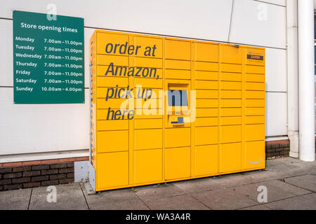 Amazon Lockers outside supermarket Stock Photo