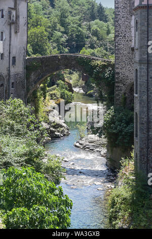 Magra River with the ancient bridge in Bagnone, a small town in Tuscany, Italy Stock Photo