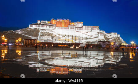 The night is the potala palace Stock Photo