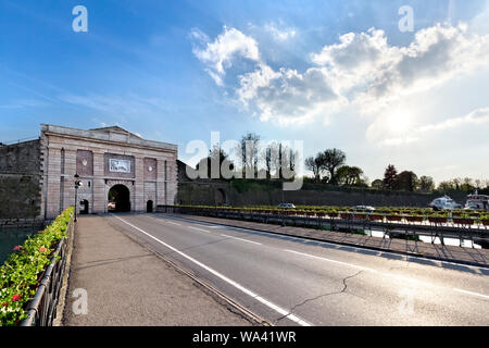 The entrance of Porta Verona of the fortress of Peschiera del Garda. Verona province, Veneto, Italy, Europe. Stock Photo