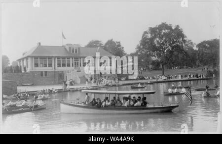 Bronx Lake from New York Zoological Park, 183 D. St. and Southern Blvd., New York City: Launch ALBATROSS on Bronx Lake Stock Photo