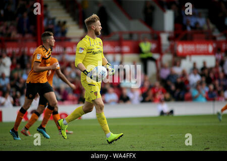 London, UK. 17th Aug, 2019. George Long, the goalkeeper of Hull City during EFL Skybet championship match, Brentford v Hull City at Griffin Park on Saturday 17th August 2019 . this image may only be used for Editorial purposes. Editorial use only, license required for commercial use. No use in betting, games or a single club/league/player publications. pic by Tom Smeeth/Andrew Orchard sports photography/Alamy Live news Credit: Andrew Orchard sports photography/Alamy Live News Stock Photo