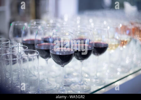 Serving on the table. Crystal glasses. luxury elegant table setting dinner in a restaurant Stock Photo