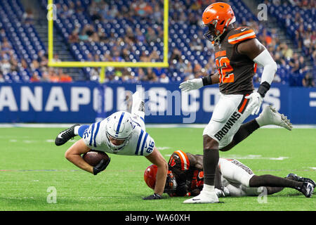 Cleveland Browns wide receiver Damon Sheehy-Guiseppi attempts to catch a  pass against cornerback Lenzy Pipkins at the team's NFL football training  facility in Berea, Ohio, Tuesday, June 4, 2019. (AP Photo/Ron Schwane