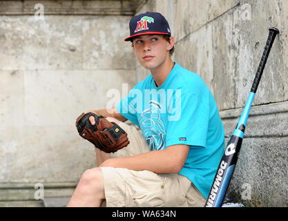  Max Kepler Baseball MLBPA Minnesota Baseball Player Rozycki T- Shirt : Clothing, Shoes & Jewelry