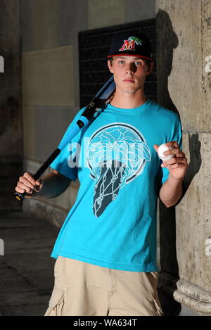  Max Kepler MLBPA Minnesota Baseball Player Rozycki T-Shirt :  Sports & Outdoors