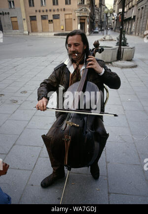 11th May 1993 During the Siege of Sarajevo: the 'cellist of Sarajevo', Vedran Smailović, performs in Fra Grge Martica Square. Stock Photo