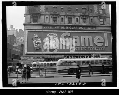 New York, New York. Camel cigarette advertisement at Times Square Stock  Photo