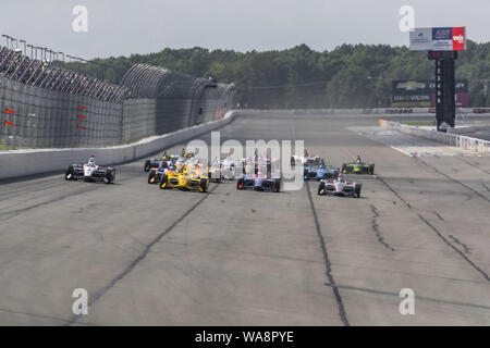 Long Pond, Pennsylvania, USA. 18th Aug, 2019. The NTT IndyCar Series teams take the green flag to start the race for the ABC Supply 500 at Pocono Raceway in Long Pond Pennsylvania. (Credit Image: © Walter G Arce Sr Grindstone Medi/ASP) Stock Photo