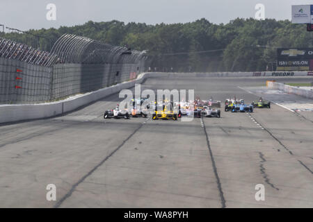 Long Pond, Pennsylvania, USA. 18th Aug, 2019. The NTT IndyCar Series teams take the green flag to start the race for the ABC Supply 500 at Pocono Raceway in Long Pond Pennsylvania. (Credit Image: © Walter G Arce Sr Grindstone Medi/ASP) Stock Photo