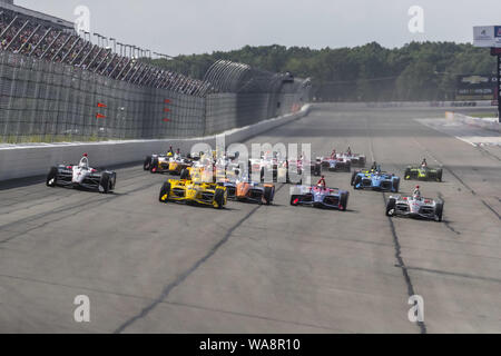 Long Pond, Pennsylvania, USA. 18th Aug, 2019. The NTT IndyCar Series teams take the green flag to start the race for the ABC Supply 500 at Pocono Raceway in Long Pond Pennsylvania. (Credit Image: © Walter G Arce Sr Grindstone Medi/ASP) Stock Photo