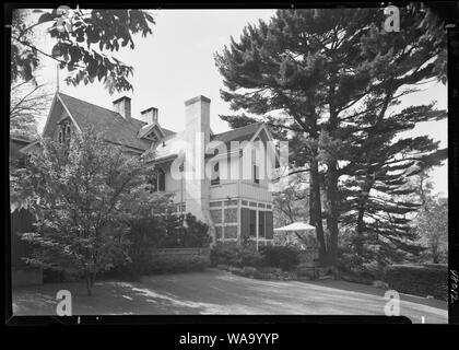 Childs Frick, residence in Roslyn, Long Island, New York. South facade ...