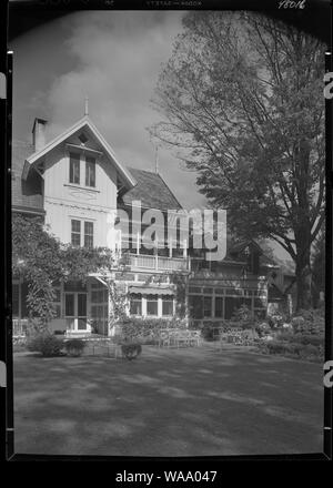 Childs Frick, residence in Roslyn, Long Island, New York. Master ...