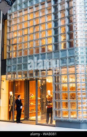 isabelle daëron: window displays at Hermès ginza tokyo