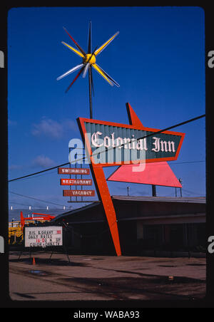 Colonial Inn sign, Bossier City, Louisiana Stock Photo - Alamy