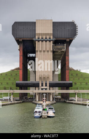 Strépy-Thieu boat lift on the Canal du Centre / Ascenseur funiculaire de Strépy Thieu Stock Photo