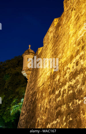 Sentry house atop 'La Muralla' (The Wall), Paseo de la Princesa, Old San Juan, Puerto Rico Stock Photo