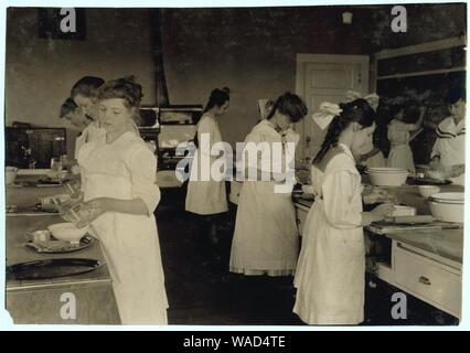 Domestic Science class in Horace Mann School. See Bliss report. Stock Photo