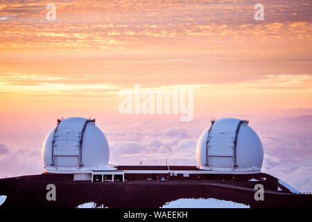 W.M. Keck Observatory at sunset atop the summit of Mauna Kea, Hawaii Stock Photo