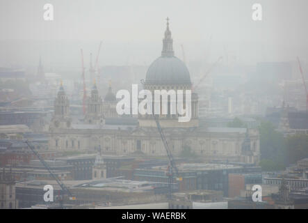 London in the rain Stock Photo