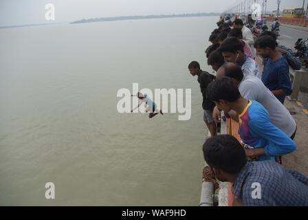 shastri bridge allahabad uttar pradesh India Stock Photo - Alamy