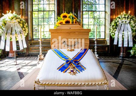 The Hague, Netherlands. 20th Aug, 2019. The coffin of Princess Christina of The Netherlands at the Koepel van Fagel at Palace Noordeinde in The Hague, on August 20, 2019, Princess Christina died 16-09-2019, at the age of 72, in her apartment at Palace Noordeinde, she has been suffering from bone cancer for several years Credit: Albert Nieboer/ Netherlands OUT/Point de Vue OUT |/dpa/Alamy Live News Stock Photo