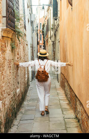 woman, hat, brunette, straw hat, small smile, contented, satisfied ...