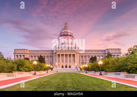Frankfort, Kentucky, USA with the Kentucky State Capitol at dusk. Stock Photo