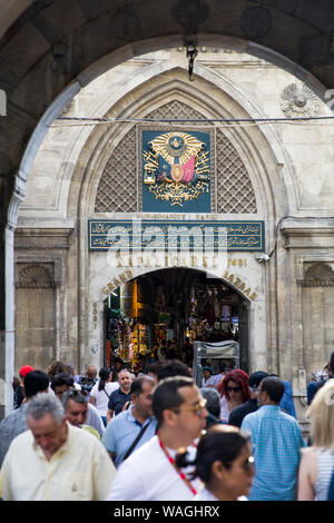 Explore the Grand Bazaar in Istanbul – The Oldest Market in the World -  COLORFUL SISTERS