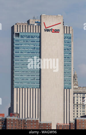 New York - Circa August 2019: The Verizon Building at 375 Pearl Street. Verizon is in a race to bring 5G cellular networks to market VIII Stock Photo