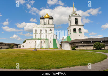 Side view of the Holy Trinity Cathedral and bell tower located inside the Pskov Krom (fort), Pskov, Russia Stock Photo