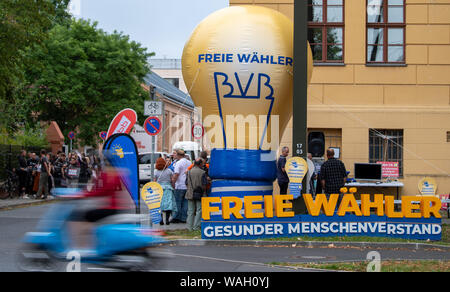 Potsdam, Germany. 20th Aug, 2019. Representatives of the Free Voters Party protest against the exclusion of their top candidate P. Vida from the program before the start of the live broadcast 'Wahlarena' by the Berlin-Brandenburg radio station (rbb) before the state elections. Credit: Monika Skolimowska/dpa-Zentralbild/dpa/Alamy Live News Stock Photo