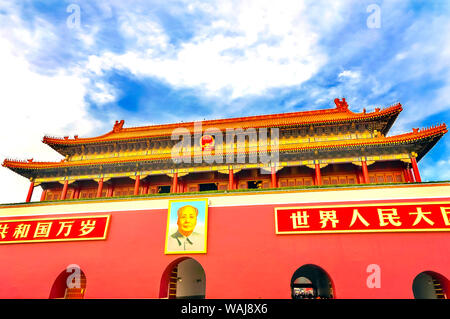 Forbidden City palace wall, Beijing, China. Chinese sayings on gate are 'Long Live Peoples Republic China and Long Live Unity World's People' Stock Photo