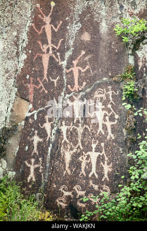 Hells Canyon National Recreation Area, Washington State, USA. Native American petroglyphs of people, deer and bighorn sheep at Buffalo Eddy in the Snake River. Stock Photo