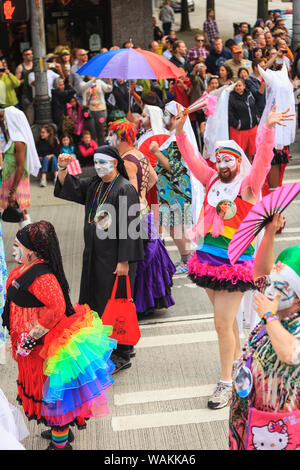 https://l450v.alamy.com/450v/wakka6/seattle-pride-parade-downtown-seattle-4th-avenue-seattle-washington-state-usa-editorial-use-only-wakka6.jpg