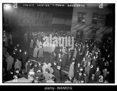Crowd Awaiting Titanic Survivors Stock Photo 261221621 Alamy
