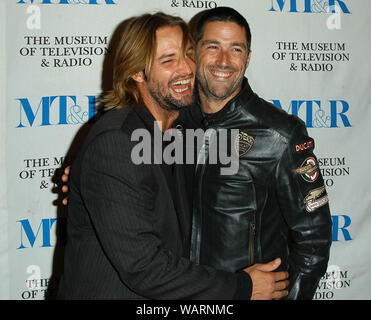 https://l450v.alamy.com/450v/warnmc/josh-holloway-and-matthew-fox-at-the-22nd-annual-william-s-paley-television-festival-presents-lost-held-at-the-directors-guild-of-america-in-west-hollywood-ca-the-event-took-place-saturday-march-12-2005-photo-by-sbm-picturelux-all-rights-reserved-file-reference-33855-1067sbmplx-warnmc.jpg