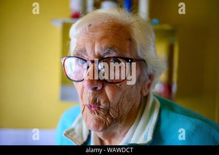 Old age pensioner suffering from Macular Degeneration Stock Photo
