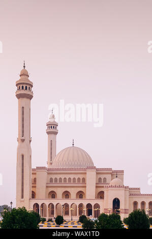 Most iconic Al Fateh grand mosque in evening.  Manama, Bahrain Stock Photo