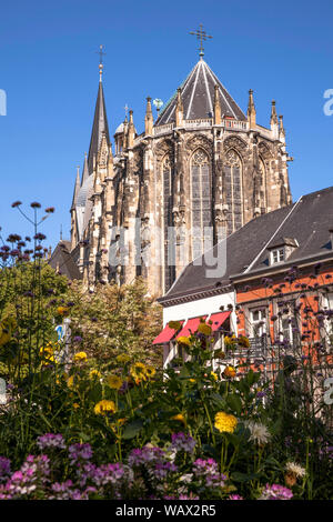 the cathedral in Aachen, flowers at the Elisen garden, North Rhine-Westphalia, Germany.  der Dom, Blumen im Elisengarten, Aachen, Nordrhein-Westfalen, Stock Photo
