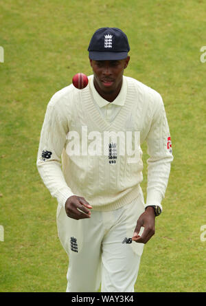 Leeds, UK. 22nd Aug, 2019. Jofra Archer of England during day one of the 3rd Specsavers Ashes Test Match, at Headingley Cricket Ground, Leeds, England. Credit: ESPA/Alamy Live News Stock Photo