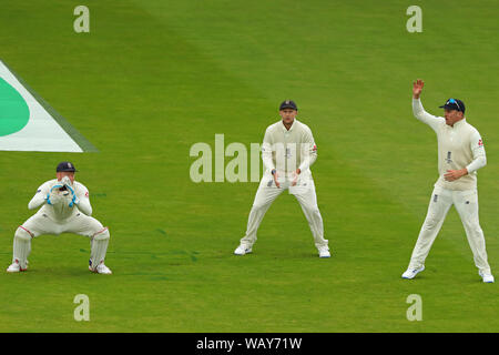 Leeds, UK. 22nd Aug, 2019. wicketkeeper Jonny Bairstow, and slip fielders Joe Root and Jason Roy of England during day one of the 3rd Specsavers Ashes Test Match, at Headingley Cricket Ground, Leeds, England. Credit: csm/Alamy Live News Stock Photo