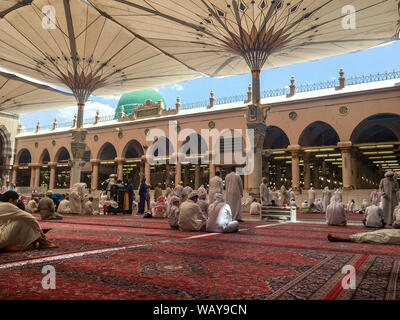 Interior of Masjid (mosque) Nabawi in Al Madinah, Saudi Arabia. Nabawi ...