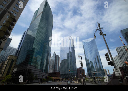 view of 333 wacker drive,the boeing building,150 north riverside, river ...