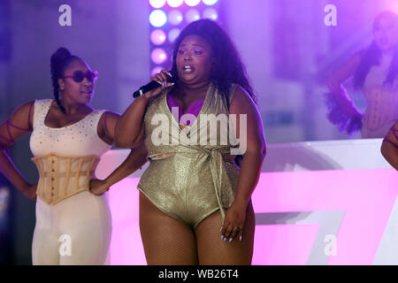 New York, USA. 15th July, 2022. Singer and rapper Lizzo performs on the  TODAY Show on TODAY Plaza in New York, NY, on July 15, 2022. (Photo by  Gabriele Holtermann/Sipa USA) Credit