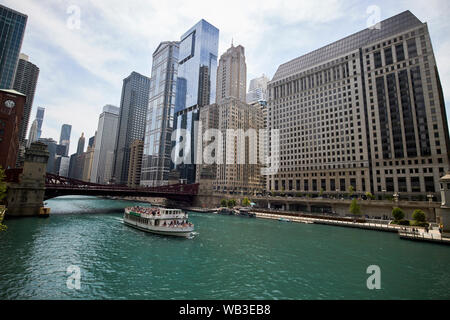 view along the chicago river from the wells street bridge chicago illinois united states of america Stock Photo