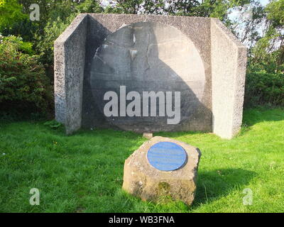 Redcar Sound Mirror World War 1 WW1 acoustic listening device now surrounded by a modern housing estate at Redcar, North Yorkshire. Stock Photo