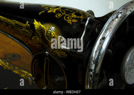 Antique Singer Egyptian Golden Sphinx Model 15 66 Sewing Machine C 1908 Stock Photo