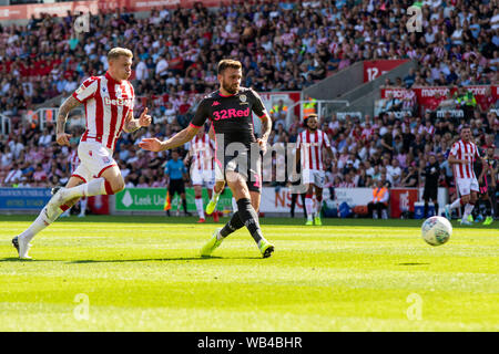 Stoke On Trent, UK. 23rd Aug, 2019. Stuart Dallas of Leeds United Credit: scores this teams 1st goal. EFL Skybet championship match, Stoke City v Leeds United at the Bet365 stadium in Stoke on Trent on Saturday 24th August 2019. this image may only be used for Editorial purposes. Editorial use only, license required for commercial use. No use in betting, games or a single club/league/player publications. pic by Lewis Mitchell/Andrew Orchard sports photography/Alamy Live News Stock Photo